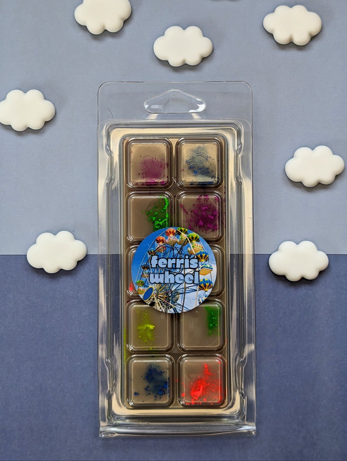 Ferris Wheel coconut wax melt. Light grey wax melt snap bar with colourful mica shimmer accents.