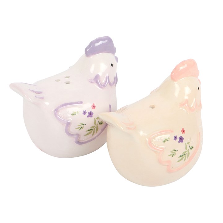 Classic country kitchen style hen shaped salt and pepper shaker set