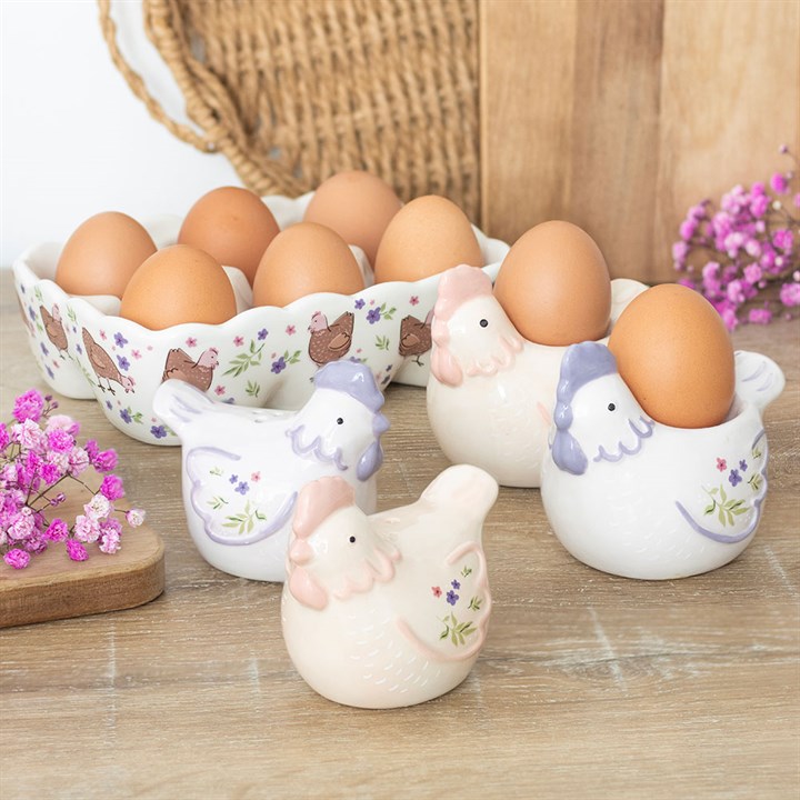 Classic country kitchen style hen shaped salt and pepper shaker set