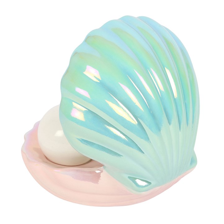 pearl-shaped salt and pepper shakers stored inside a clam-shell shaped holder