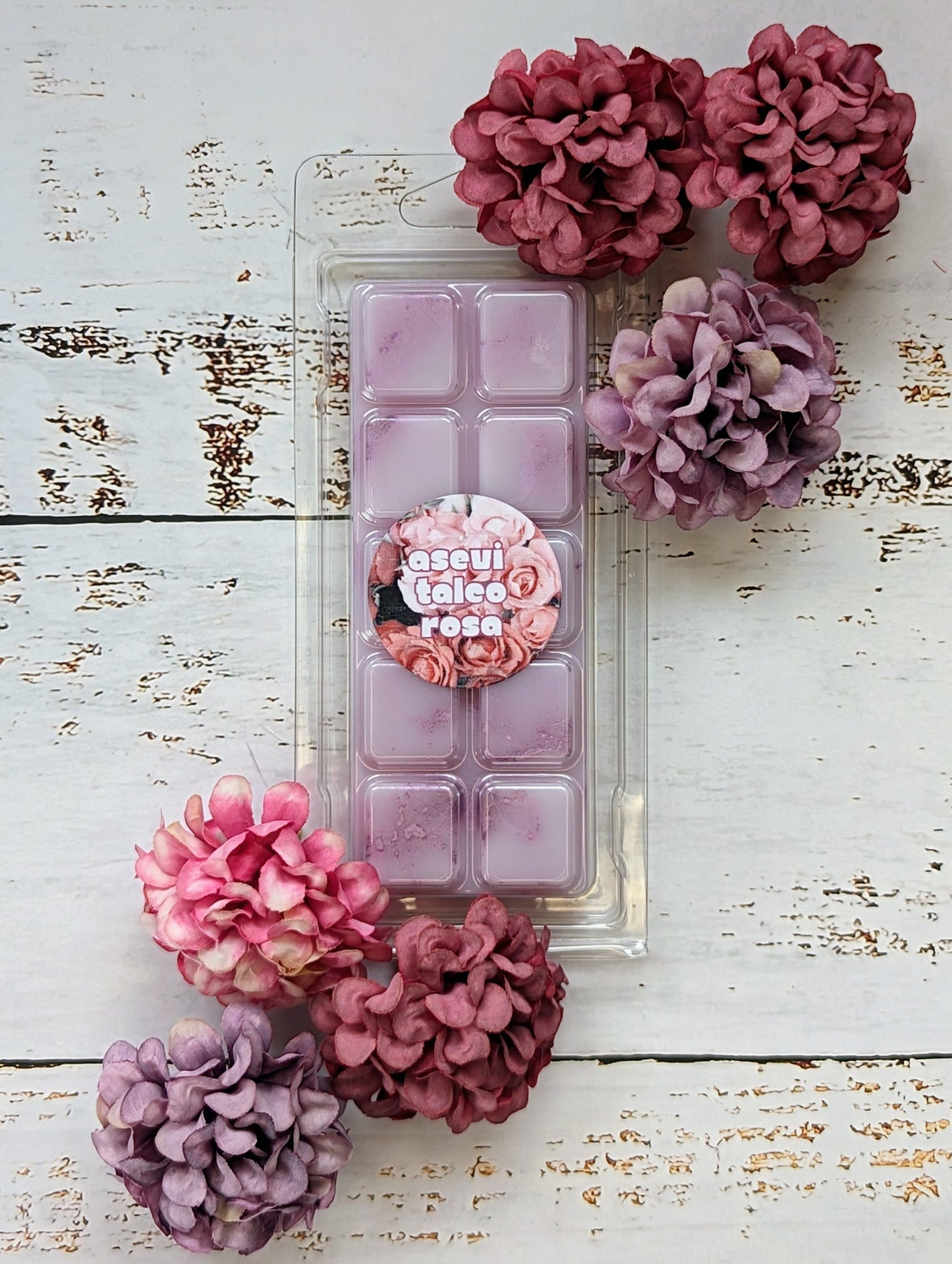 Asevi Talco Rosa coconut wax melt. Violet snap bar with deep purple shimmer accents.