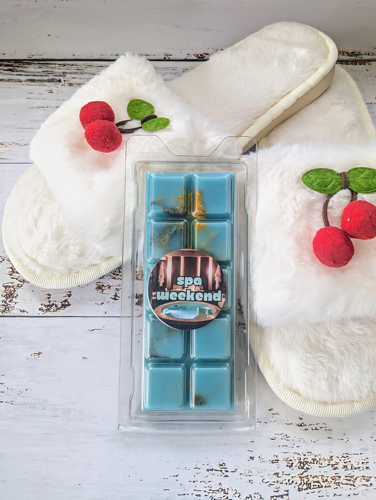 Spa Weekend coconut wax melt. Turquoise snap bar with golden and gun-metal grey shimmer accents. 