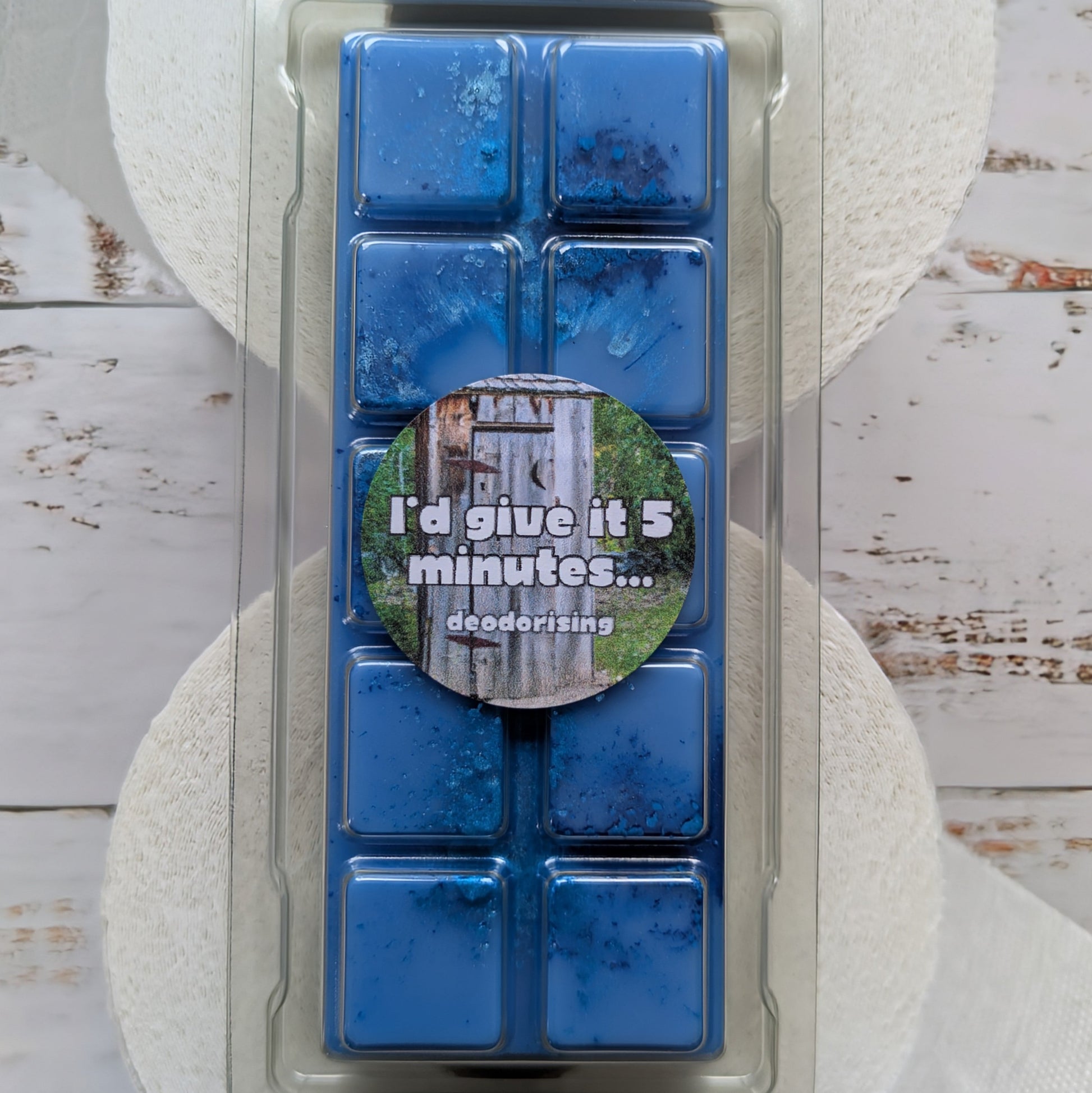 I'd Give It 5 Minutes odour eliminating coconut wax melt. Deep blue snap bar with dark blue shimmer accents. 