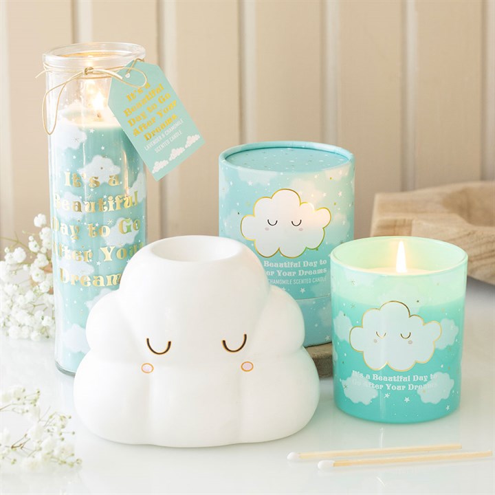 Kawaii inspired cloud shaped wax melter and oil burner. Displayed alongside other items from the same range.