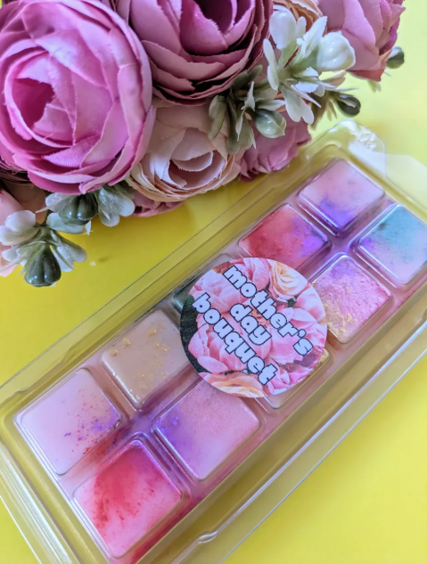 Mother's Day Bouquet coconut snap bar. Pink snap bar with pink, purple, green and gold shimmer accents.