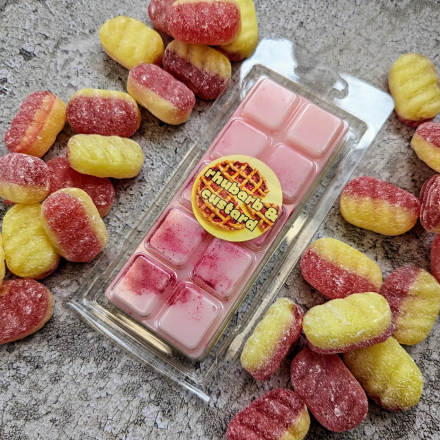Rhubarb and Custard coconut wax melt. Light pink and yellow snap bar with dark pink shimmer accent.