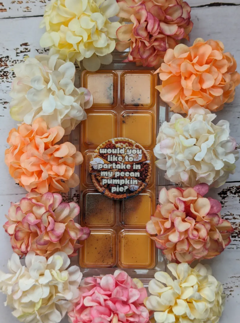 Pecan Pumpkin Pie coconut wax melt. Burnt orange snap bar with bronze shimmer accents.