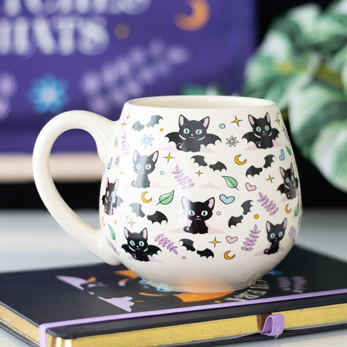 'Cute and Creepy' Cat Print Rounded Mug